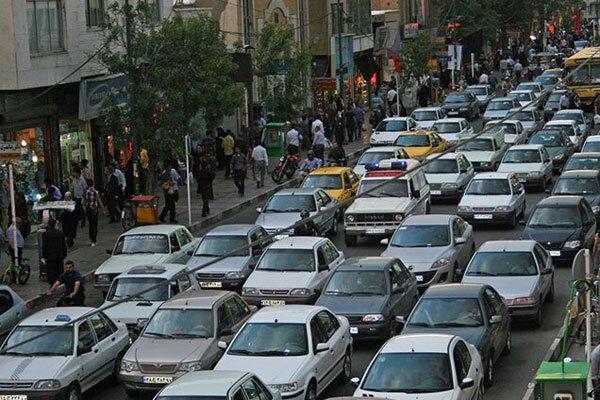 معضل ترافیک ارومیه با افزایش پارکینگ رفع نمی گردد