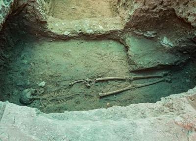 کشف اسکلت بانوی اشکانی در تپه تاریخی اشرف اصفهان