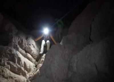 نجات 3 کوهنورد گرفتار در کوه صفه اصفهان