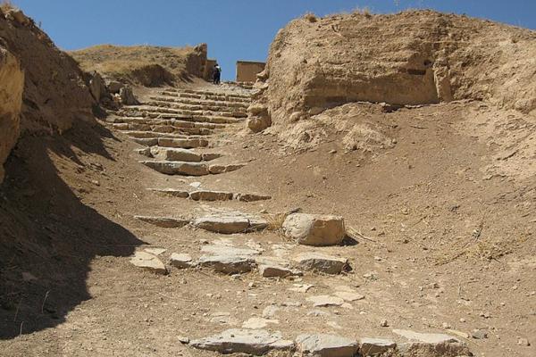 کشف 40 عدد ابزار سنگی در یک محوطه باستانی