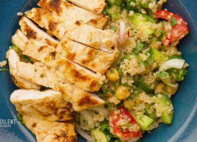 طرز تهیه سالاد کینوا و مرغ؛ رژیمی و خوشمزه