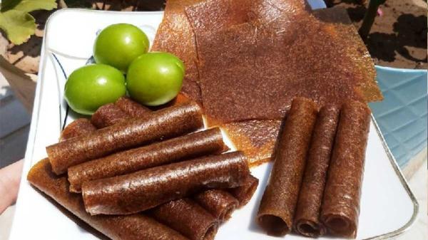 طرز تهیه لواشک گوجه سبز؛ با نور آفتاب، در فر، با پنکه طرز تهیه لواشک گوجه سبز؛ با نور آفتاب، در فر، با پنکه